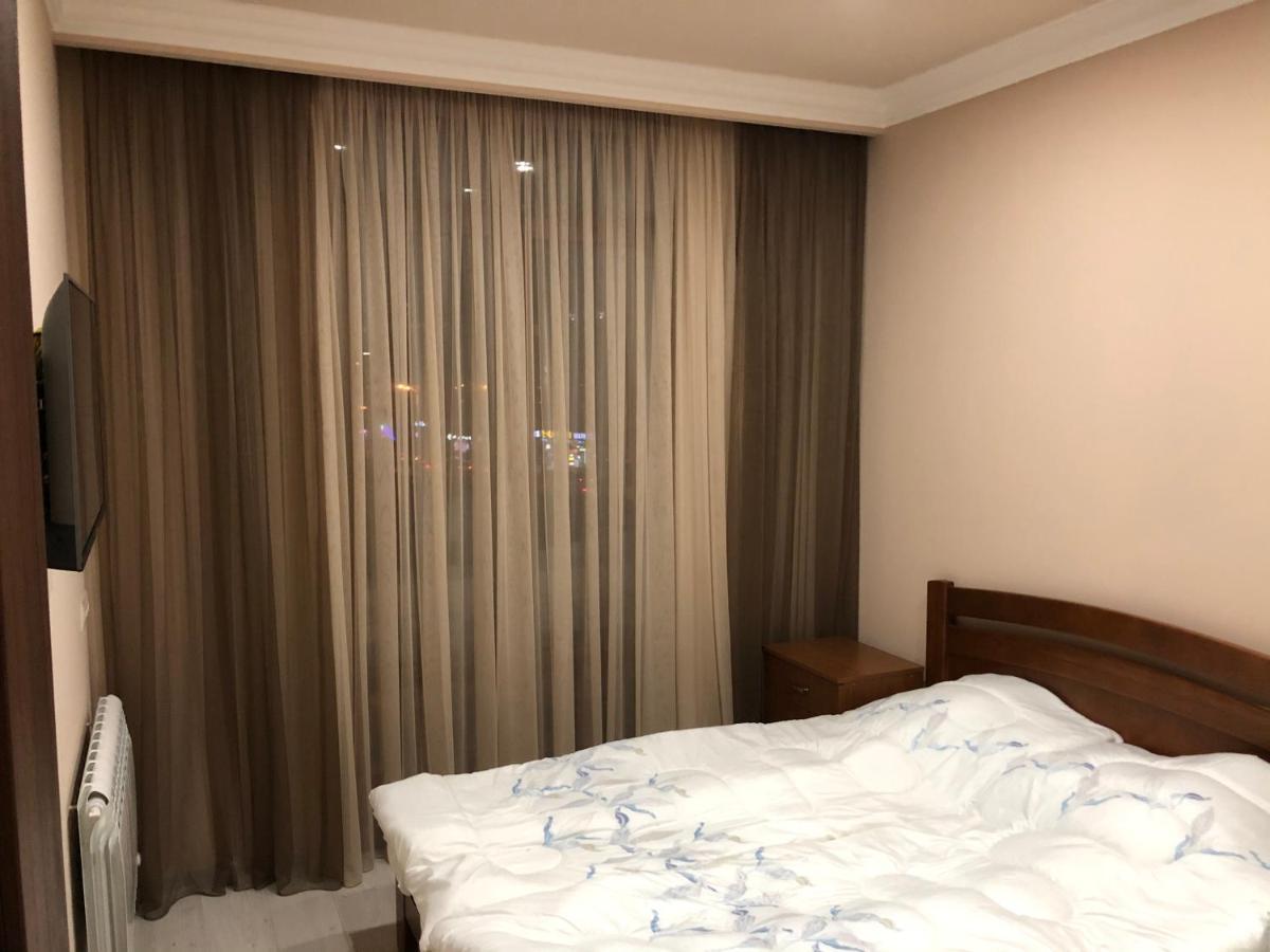 Квартира Около Станции Метро С Балконами Yerevan Exterior photo