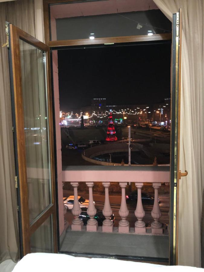Квартира Около Станции Метро С Балконами Yerevan Exterior photo